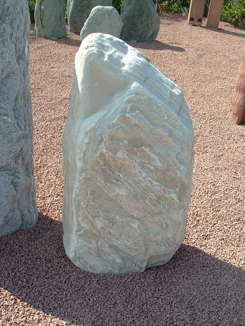 Naturbelassene Stelen, Bild 6