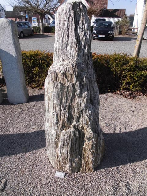 Naturbelassene Stelen, Bild 8