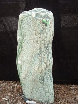 Naturbelassene Stelen, Bild 9